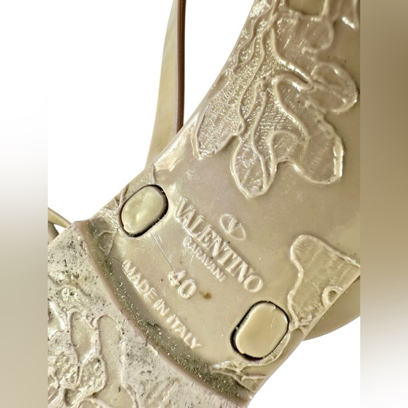 Valentino Garavani Lace Bow Sandals EU 40 / US 10 - Picture 7 of 16